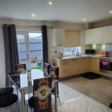 Beautiful & Elegant 2 Bed Room House Manchester Zewnętrze zdjęcie